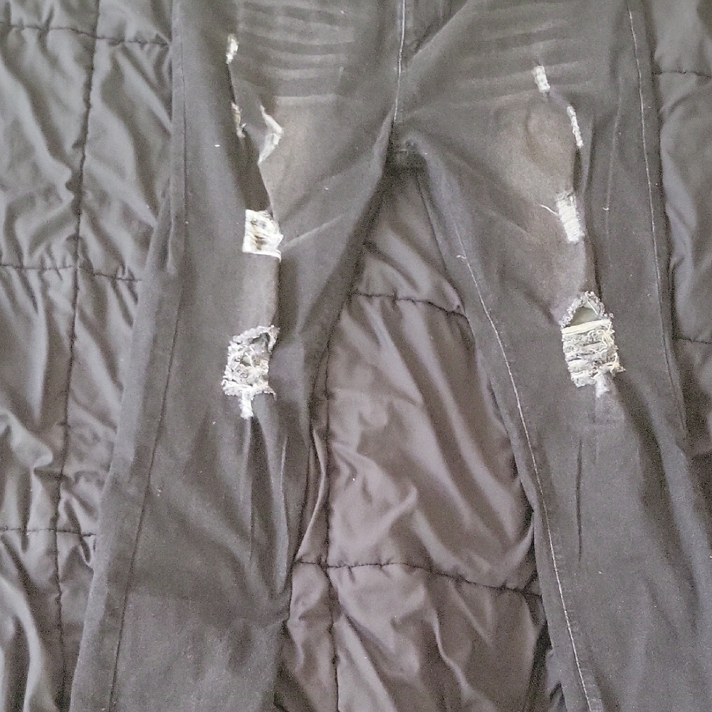 Men's Skinny Fit Black Ripped Jeans.